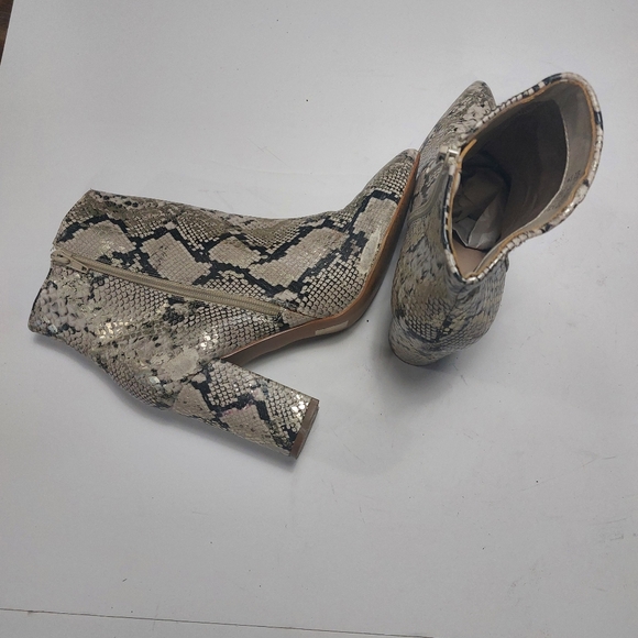 ALDO Snake Skin Print Bootie Size 8M - Picture 14 of 14